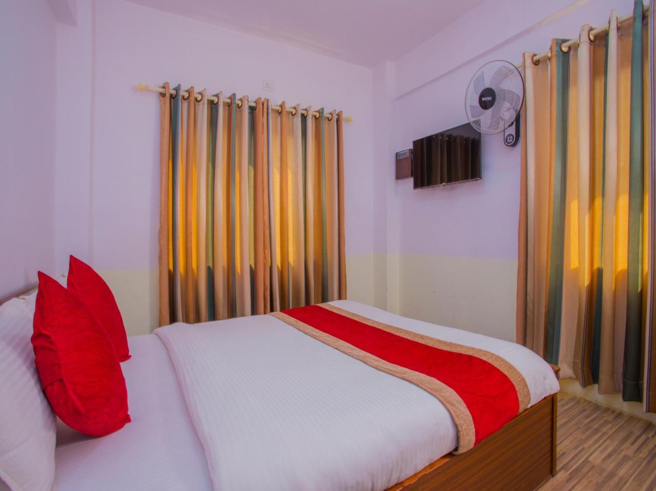 Oyo 255 White Zambala Hotel Katmandu Dış mekan fotoğraf