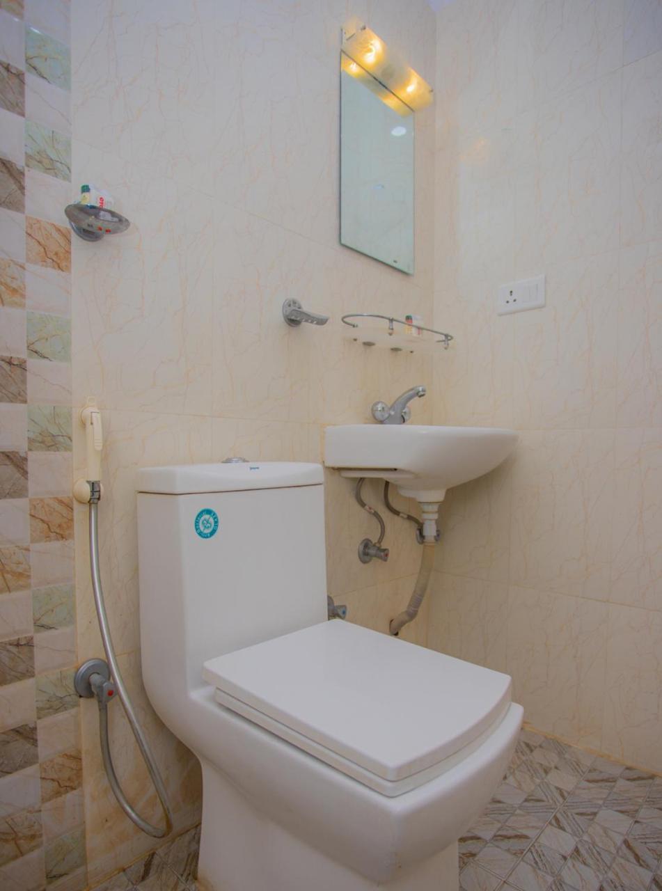 Oyo 255 White Zambala Hotel Katmandu Dış mekan fotoğraf